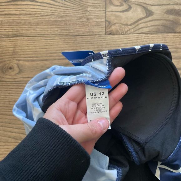 NWT Hilor Womens Swim Top US 12 - Picture 8 of 10